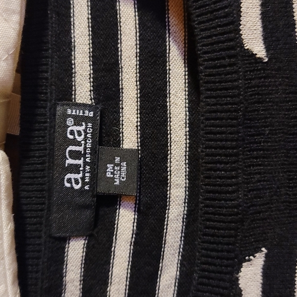 A.n.a. Sweater - Picture 3 of 4